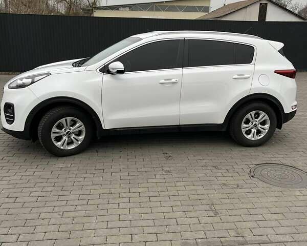 Белый Киа Sportage, объемом двигателя 1.69 л и пробегом 284 тыс. км за 15500 $, фото 3 на Automoto.ua