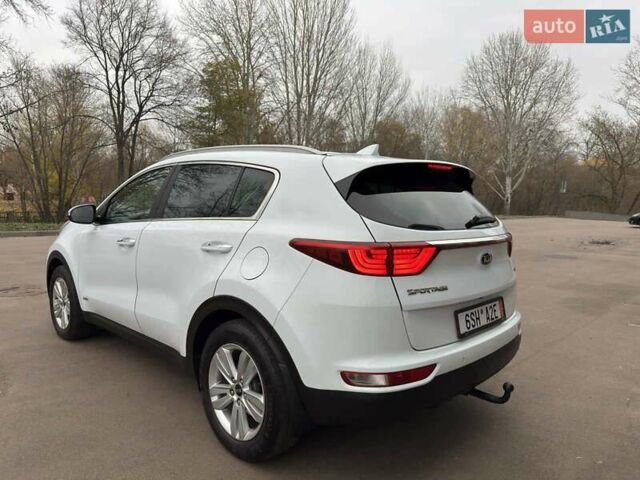 Белый Киа Sportage, объемом двигателя 2 л и пробегом 227 тыс. км за 15950 $, фото 1 на Automoto.ua