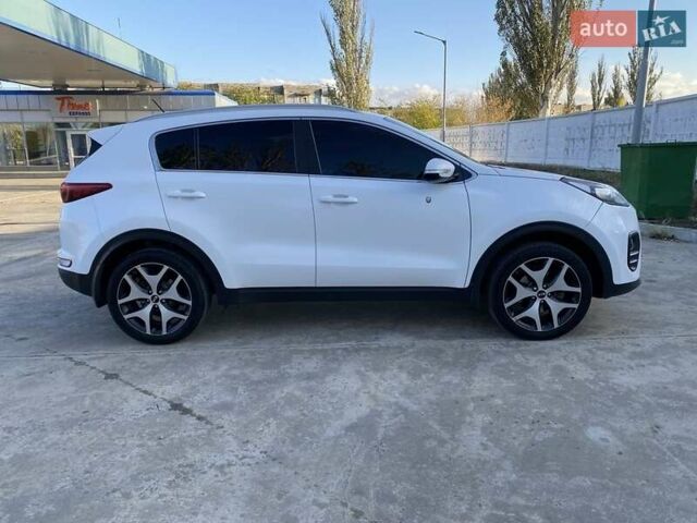 Білий Кіа Sportage, об'ємом двигуна 1.7 л та пробігом 180 тис. км за 16000 $, фото 2 на Automoto.ua