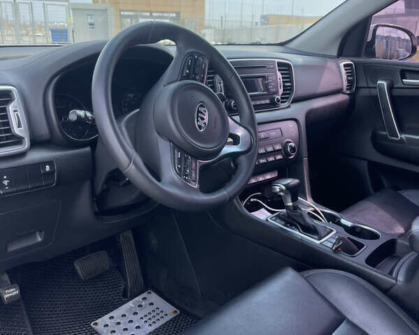 Киа Sportage 2017 в Львове на Automoto.ua Белый Киа Sportage, объемом двигателя 2 л и пробегом 195 тыс. км за 18250 $, фото 2 на Automoto.ua