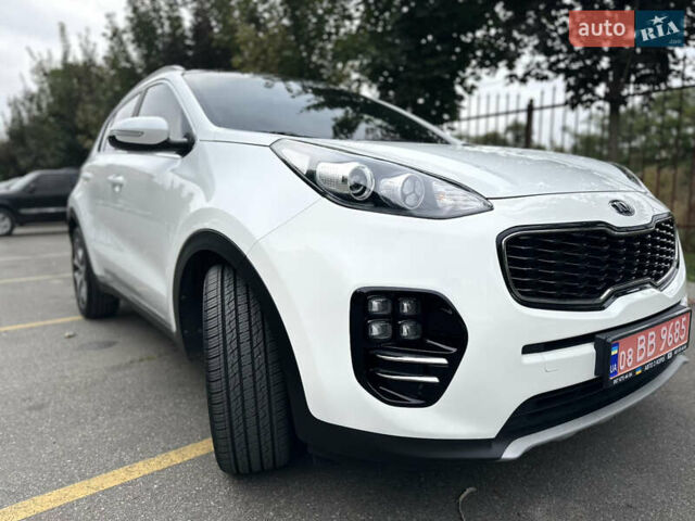 Белый Киа Sportage, объемом двигателя 2 л и пробегом 157 тыс. км за 20500 $, фото 2 на Automoto.ua