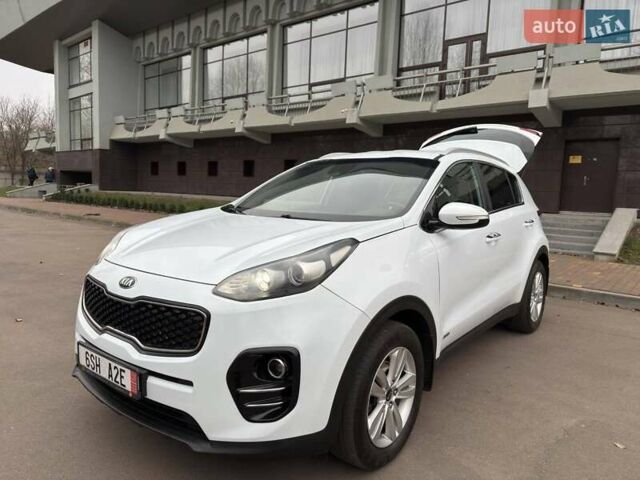 Белый Киа Sportage, объемом двигателя 2 л и пробегом 227 тыс. км за 15950 $, фото 5 на Automoto.ua