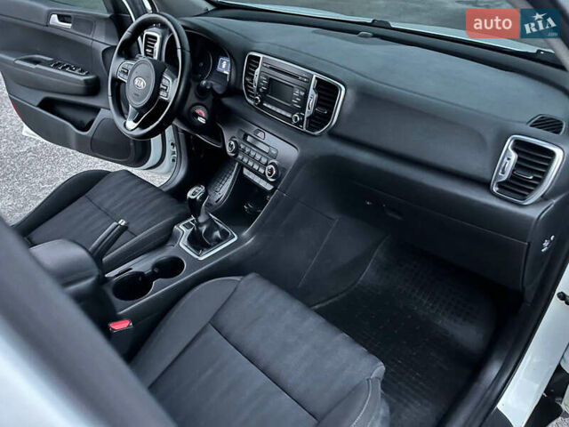 Белый Киа Sportage, объемом двигателя 1.59 л и пробегом 130 тыс. км за 14900 $, фото 33 на Automoto.ua