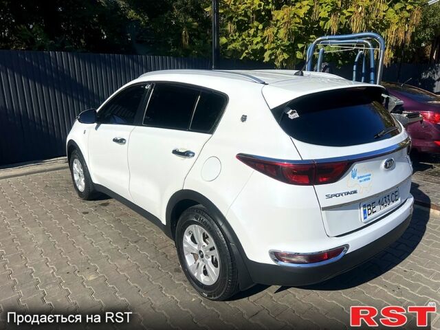 Білий Кіа Sportage, об'ємом двигуна 1.7 л та пробігом 102 тис. км за 16000 $, фото 7 на Automoto.ua