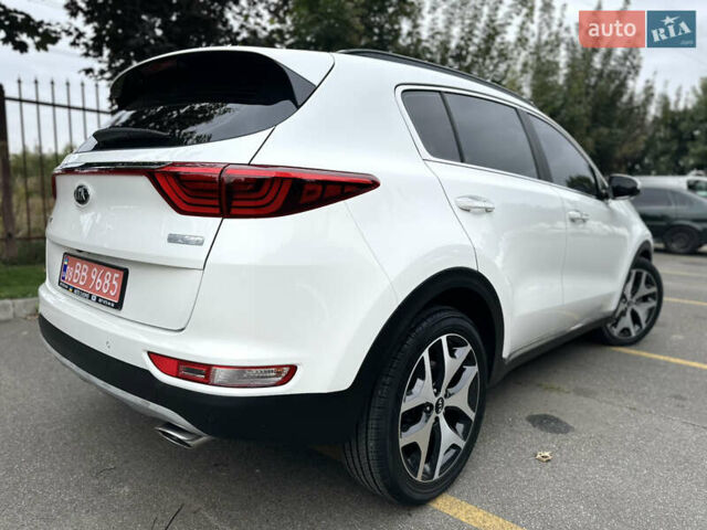 Белый Киа Sportage, объемом двигателя 2 л и пробегом 157 тыс. км за 20500 $, фото 3 на Automoto.ua