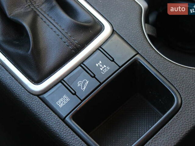 Білий Кіа Sportage, об'ємом двигуна 2 л та пробігом 222 тис. км за 13999 $, фото 23 на Automoto.ua