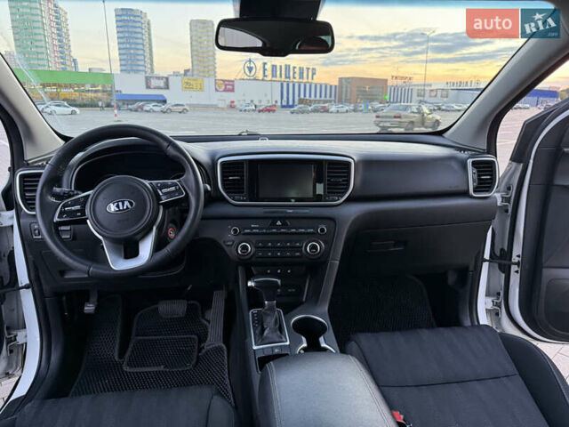 Киа Sportage 2018 в Одессе на Automoto.ua Белый Киа Sportage, объемом двигателя 1.59 л и пробегом 149 тыс. км за 14999 $, фото 18 на Automoto.ua