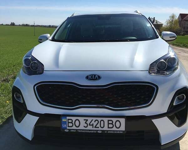 Киа Sportage 2018 в Тернополе на Automoto.ua Белый Киа Sportage, объемом двигателя 1.59 л и пробегом 63 тыс. км за 18300 $, фото 3 на Automoto.ua
