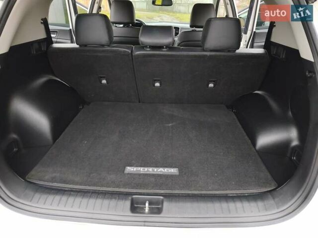 Білий Кіа Sportage, об'ємом двигуна 2.4 л та пробігом 77 тис. км за 17900 $, фото 39 на Automoto.ua