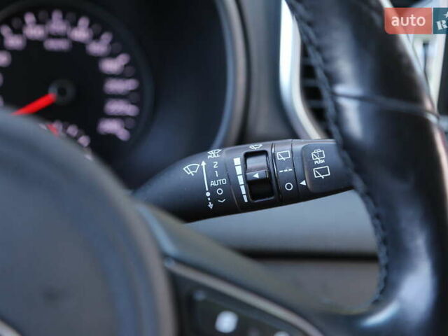 Белый Киа Sportage, объемом двигателя 1.69 л и пробегом 162 тыс. км за 17900 $, фото 25 на Automoto.ua