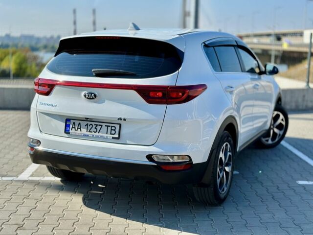 Белый Киа Sportage, объемом двигателя 0.16 л и пробегом 95 тыс. км за 17999 $, фото 1 на Automoto.ua