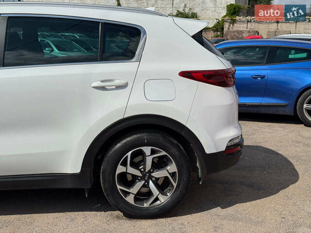 Белый Киа Sportage, объемом двигателя 1.6 л и пробегом 188 тыс. км за 17790 $, фото 7 на Automoto.ua