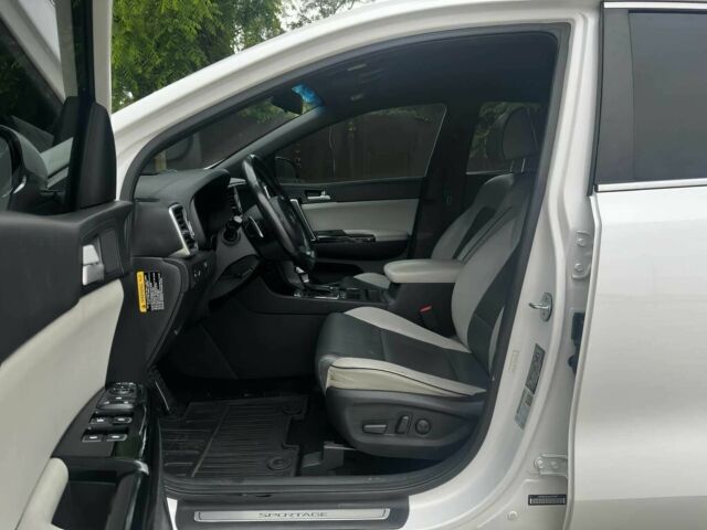 Белый Киа Sportage, объемом двигателя 2.4 л и пробегом 48 тыс. км за 7000 $, фото 10 на Automoto.ua