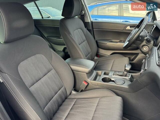 Белый Киа Sportage, объемом двигателя 1.6 л и пробегом 42 тыс. км за 17700 $, фото 9 на Automoto.ua