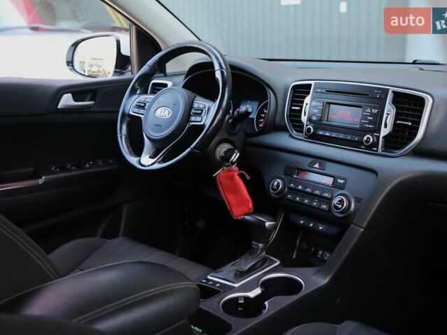 Белый Киа Sportage, объемом двигателя 1.69 л и пробегом 162 тыс. км за 17900 $, фото 12 на Automoto.ua