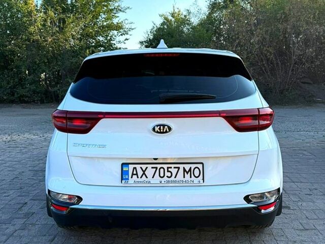 Білий Кіа Sportage, об'ємом двигуна 1.6 л та пробігом 116 тис. км за 14999 $, фото 6 на Automoto.ua