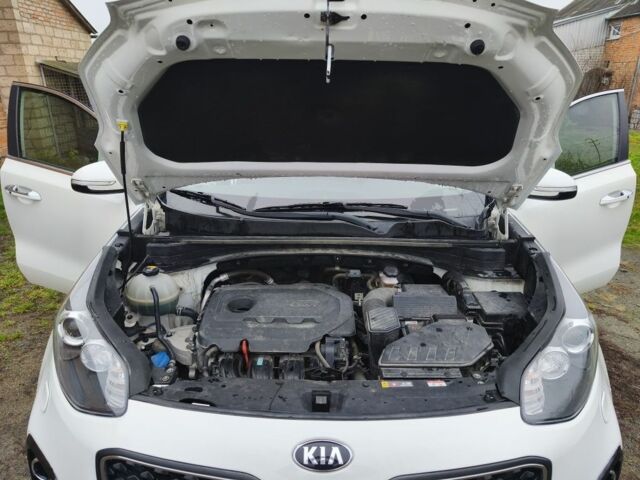 Білий Кіа Sportage, об'ємом двигуна 2.4 л та пробігом 77 тис. км за 17900 $, фото 12 на Automoto.ua