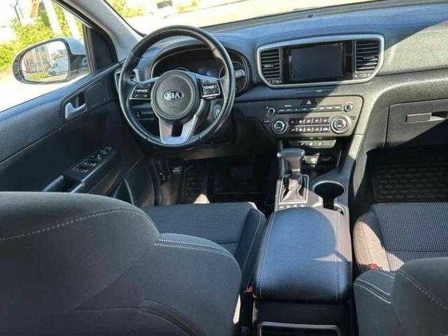 Киа Sportage 2018 в Одессе на Automoto.ua Белый Киа Sportage, объемом двигателя 2 л и пробегом 51 тыс. км за 14000 $, фото 4 на Automoto.ua