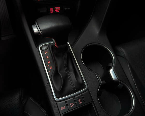 Белый Киа Sportage, объемом двигателя 1.98 л и пробегом 78 тыс. км за 18499 $, фото 26 на Automoto.ua