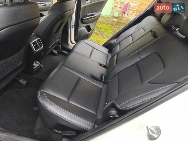 Білий Кіа Sportage, об'ємом двигуна 2.4 л та пробігом 77 тис. км за 17900 $, фото 42 на Automoto.ua