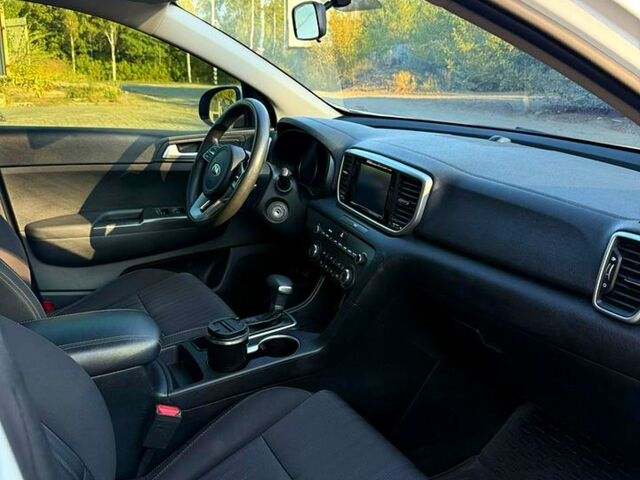 Білий Кіа Sportage, об'ємом двигуна 1.6 л та пробігом 116 тис. км за 14999 $, фото 10 на Automoto.ua