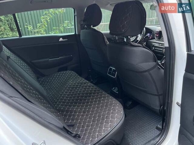 Белый Киа Sportage, объемом двигателя 1.59 л и пробегом 123 тыс. км за 16700 $, фото 20 на Automoto.ua