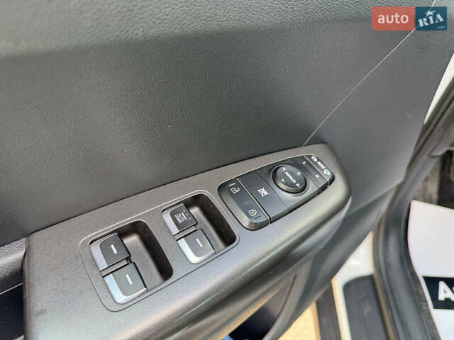 Белый Киа Sportage, объемом двигателя 1.6 л и пробегом 188 тыс. км за 17790 $, фото 17 на Automoto.ua