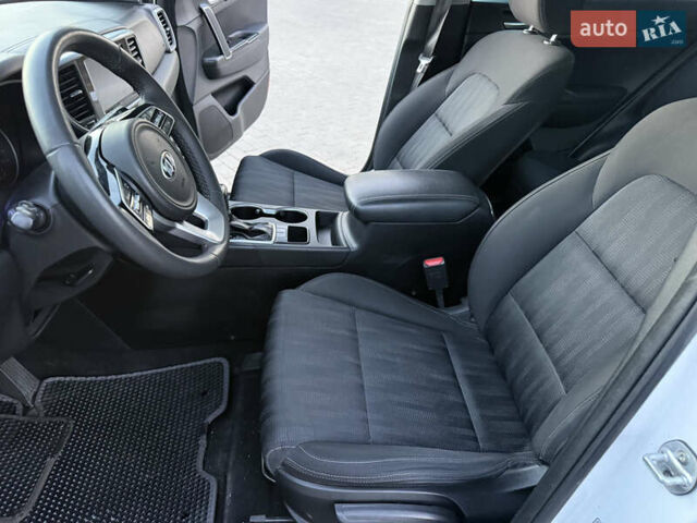 Киа Sportage 2018 в Одессе на Automoto.ua Белый Киа Sportage, объемом двигателя 1.59 л и пробегом 149 тыс. км за 14999 $, фото 20 на Automoto.ua