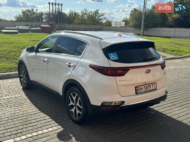 Киа Sportage 2018 в Одессе на Automoto.ua Белый Киа Sportage, объемом двигателя 1.6 л и пробегом 123 тыс. км за 18900 $, фото 8 на Automoto.ua