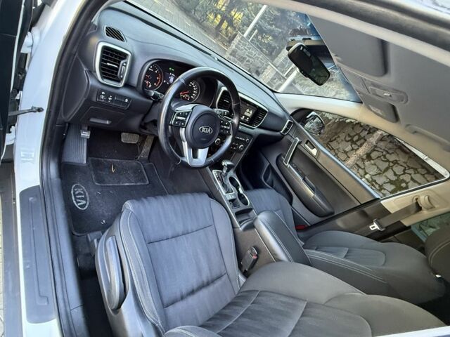 Білий Кіа Sportage, об'ємом двигуна 1.6 л та пробігом 83 тис. км за 16500 $, фото 3 на Automoto.ua