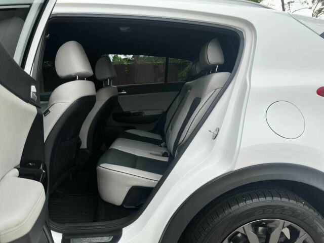 Белый Киа Sportage, объемом двигателя 2.4 л и пробегом 48 тыс. км за 7000 $, фото 14 на Automoto.ua