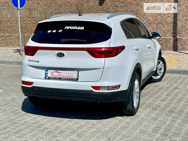 Білий Кіа Sportage, об'ємом двигуна 1.59 л та пробігом 108 тис. км за 18999 $, фото 16 на Automoto.ua