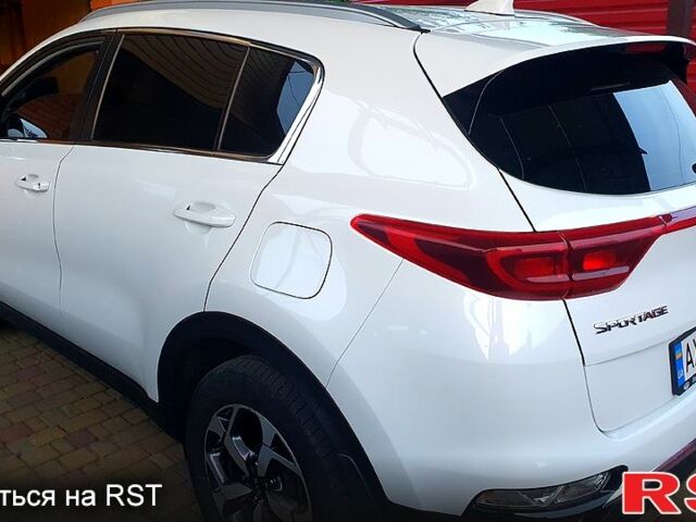 Білий Кіа Sportage, об'ємом двигуна 1.6 л та пробігом 72 тис. км за 18000 $, фото 3 на Automoto.ua