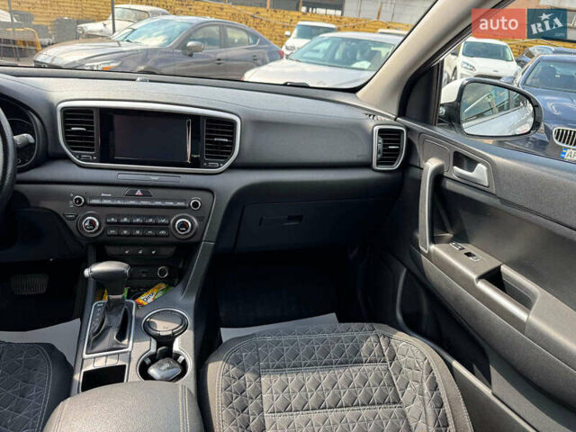 Белый Киа Sportage, объемом двигателя 1.6 л и пробегом 188 тыс. км за 17790 $, фото 14 на Automoto.ua