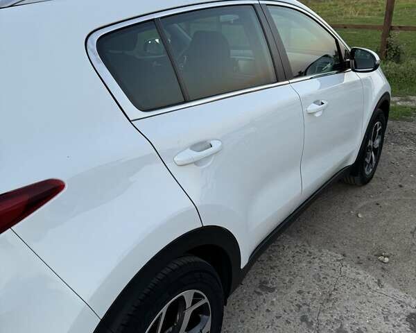 Белый Киа Sportage, объемом двигателя 1.59 л и пробегом 82 тыс. км за 20000 $, фото 19 на Automoto.ua