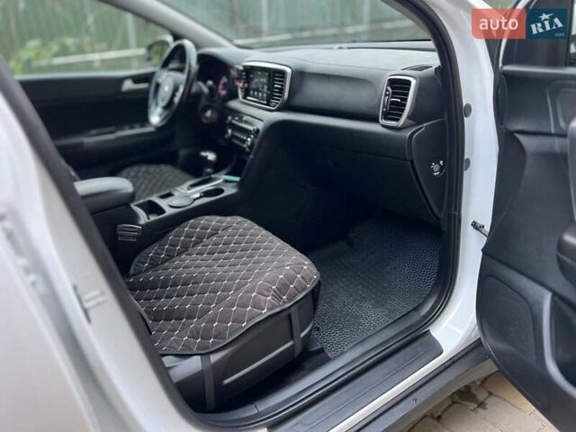 Белый Киа Sportage, объемом двигателя 1.59 л и пробегом 123 тыс. км за 16700 $, фото 16 на Automoto.ua