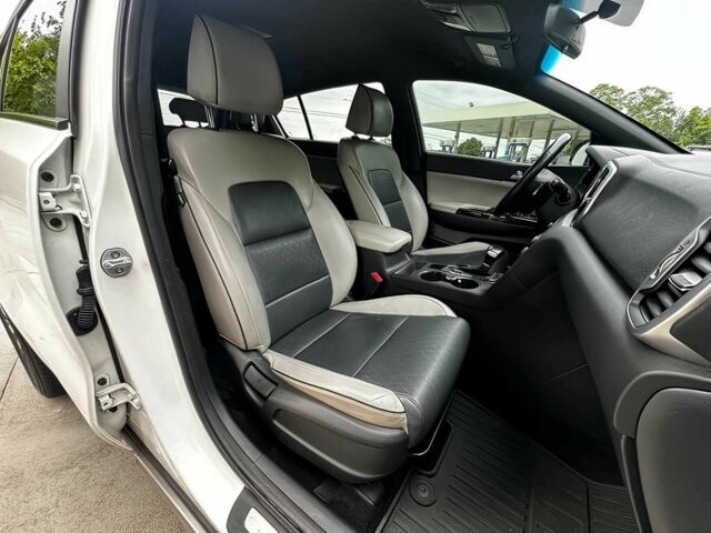 Білий Кіа Sportage, об'ємом двигуна 2.4 л та пробігом 48 тис. км за 10900 $, фото 10 на Automoto.ua