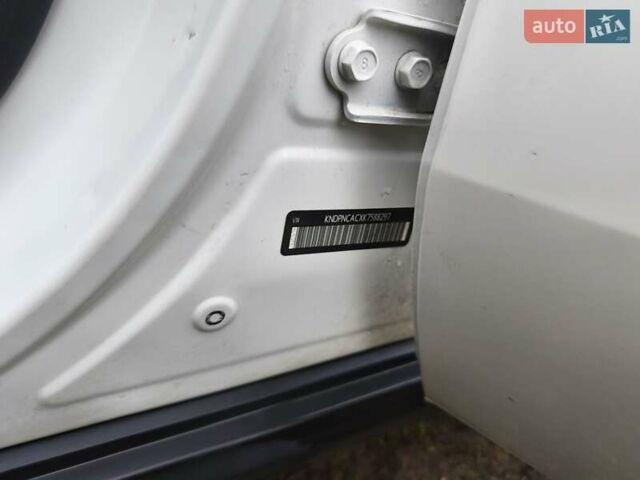 Білий Кіа Sportage, об'ємом двигуна 2.4 л та пробігом 77 тис. км за 17900 $, фото 52 на Automoto.ua