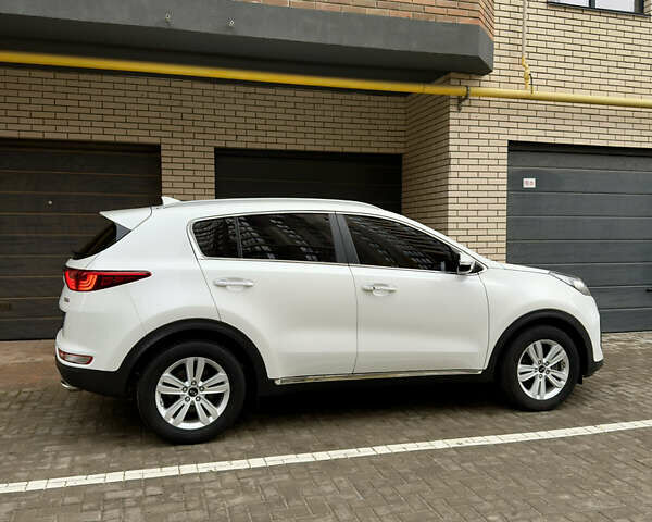 Белый Киа Sportage, объемом двигателя 1.98 л и пробегом 78 тыс. км за 18499 $, фото 3 на Automoto.ua