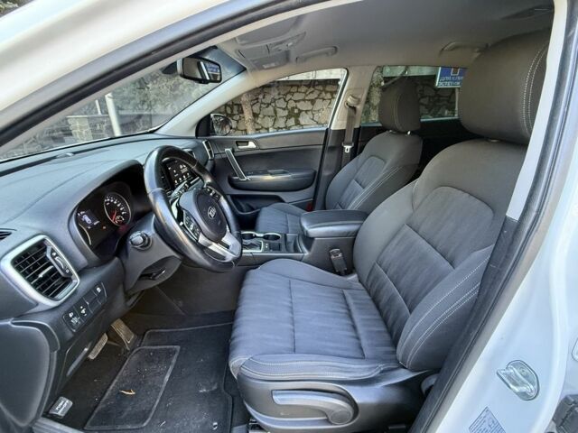 Білий Кіа Sportage, об'ємом двигуна 1.6 л та пробігом 83 тис. км за 16500 $, фото 2 на Automoto.ua
