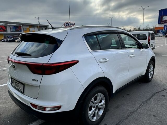 Білий Кіа Sportage, об'ємом двигуна 1.7 л та пробігом 111 тис. км за 19000 $, фото 2 на Automoto.ua