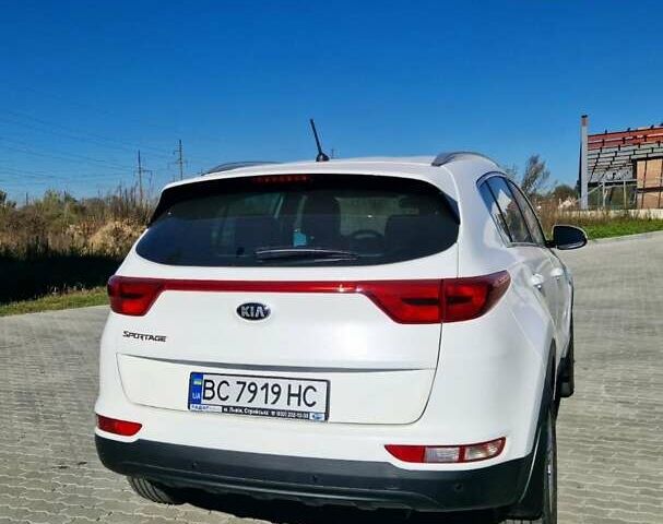 Білий Кіа Sportage, об'ємом двигуна 1.59 л та пробігом 21 тис. км за 17000 $, фото 5 на Automoto.ua