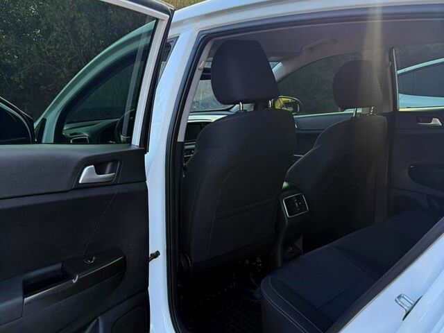 Білий Кіа Sportage, об'ємом двигуна 1.6 л та пробігом 116 тис. км за 14999 $, фото 11 на Automoto.ua