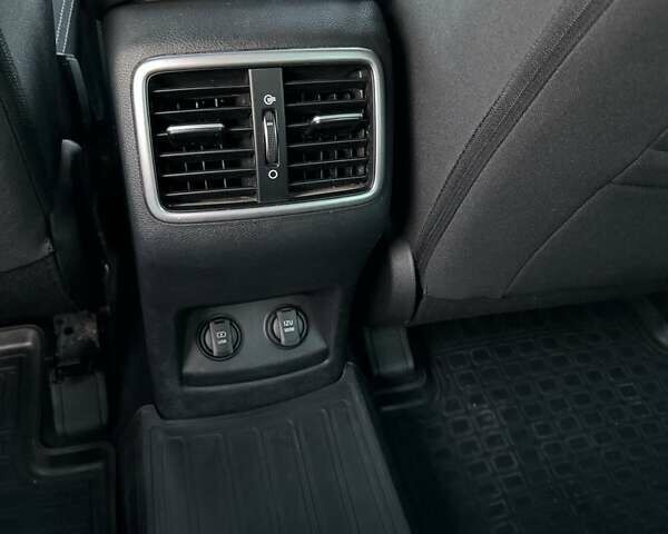 Белый Киа Sportage, объемом двигателя 1.59 л и пробегом 82 тыс. км за 20000 $, фото 5 на Automoto.ua