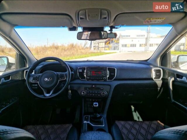 Білий Кіа Sportage, об'ємом двигуна 1.59 л та пробігом 21 тис. км за 17000 $, фото 12 на Automoto.ua