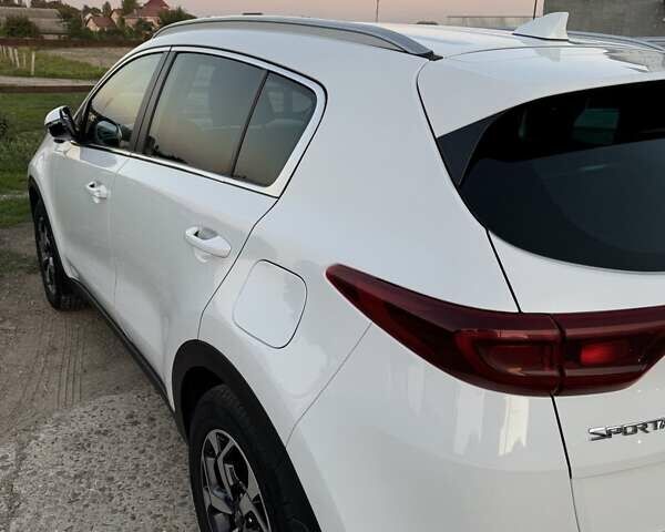 Белый Киа Sportage, объемом двигателя 1.59 л и пробегом 82 тыс. км за 20000 $, фото 7 на Automoto.ua