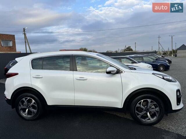 Белый Киа Sportage, объемом двигателя 1.6 л и пробегом 42 тыс. км за 17700 $, фото 8 на Automoto.ua