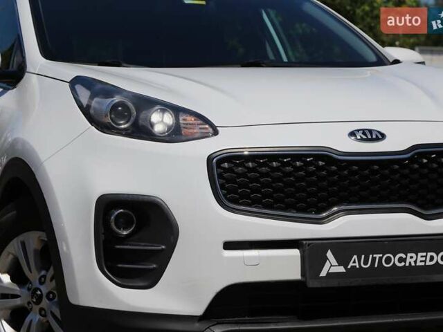 Белый Киа Sportage, объемом двигателя 1.69 л и пробегом 162 тыс. км за 17900 $, фото 3 на Automoto.ua