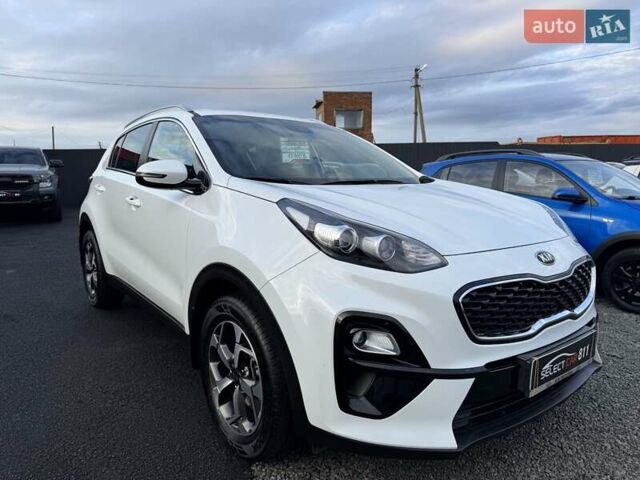 Белый Киа Sportage, объемом двигателя 1.6 л и пробегом 42 тыс. км за 17700 $, фото 2 на Automoto.ua