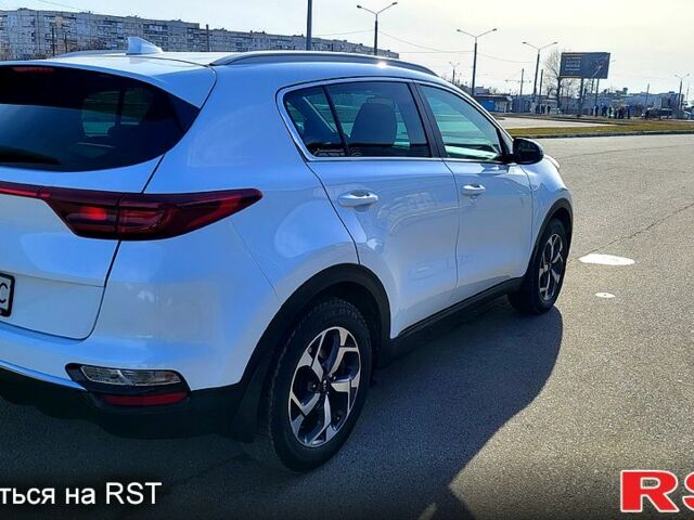 Білий Кіа Sportage, об'ємом двигуна 1.6 л та пробігом 67 тис. км за 18700 $, фото 3 на Automoto.ua